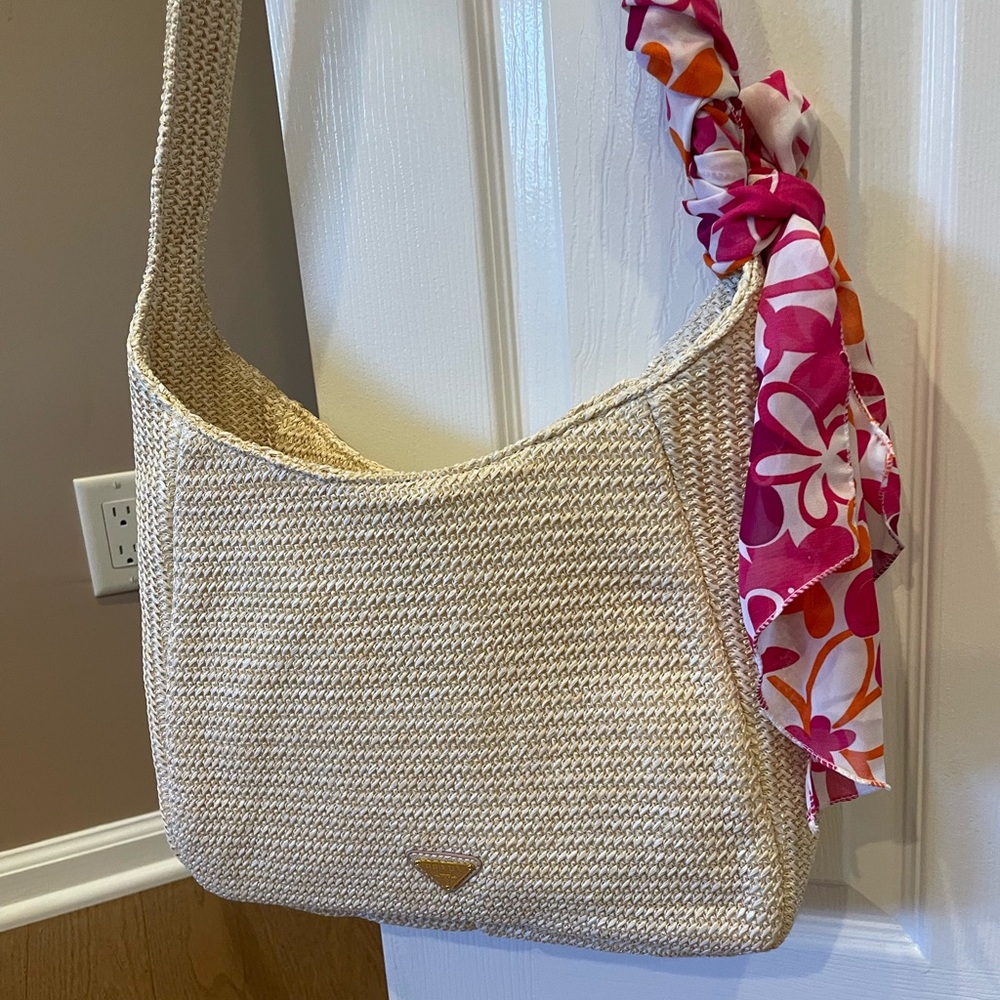 Straw woven Cream Shoulder Bag with Textured Fabric and Embossed Logo - Picture 2 of 5